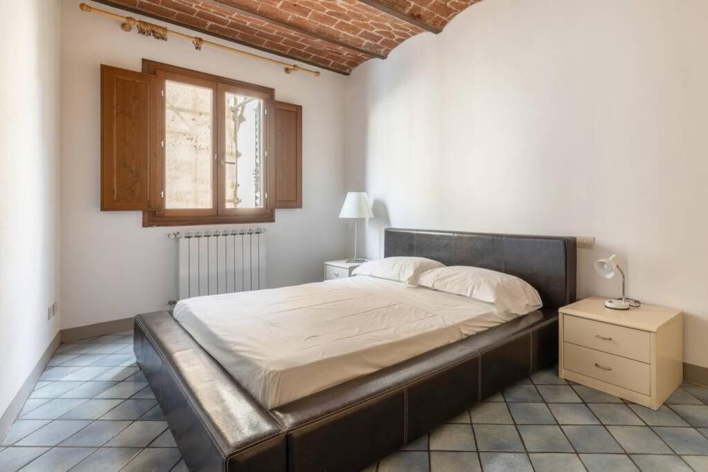 Presto Apartment Santo Spirito Oltrarno Florence